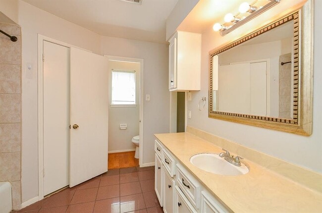 Building Photo - 14106 Locke Ln