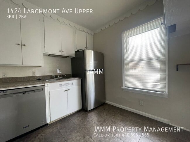 Building Photo - 1424 Larchmont Ave