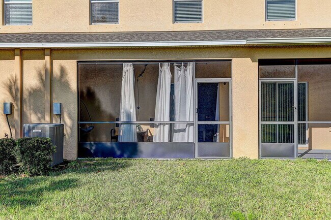 Building Photo - 12910 Utopia Gdns Wy