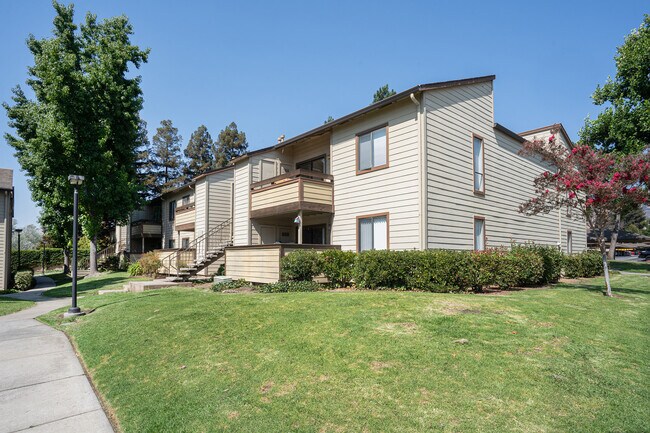 Building Photo - 231 Woodcreek Common