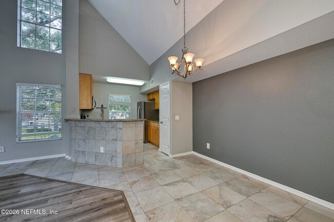 Building Photo - 13703 Richmond Park Dr N