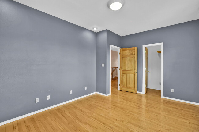 Building Photo - 6674 Chantilly Pl