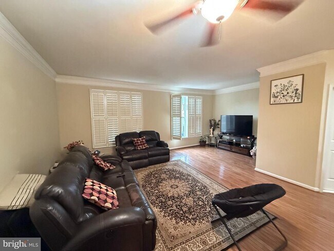 Building Photo - 43225 Highgrove Terrace