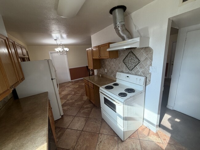 Building Photo - 56 Ridgecrest Dr