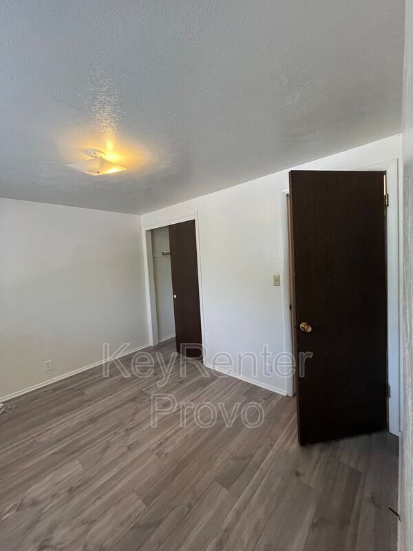 Building Photo - 465 E 535 S
