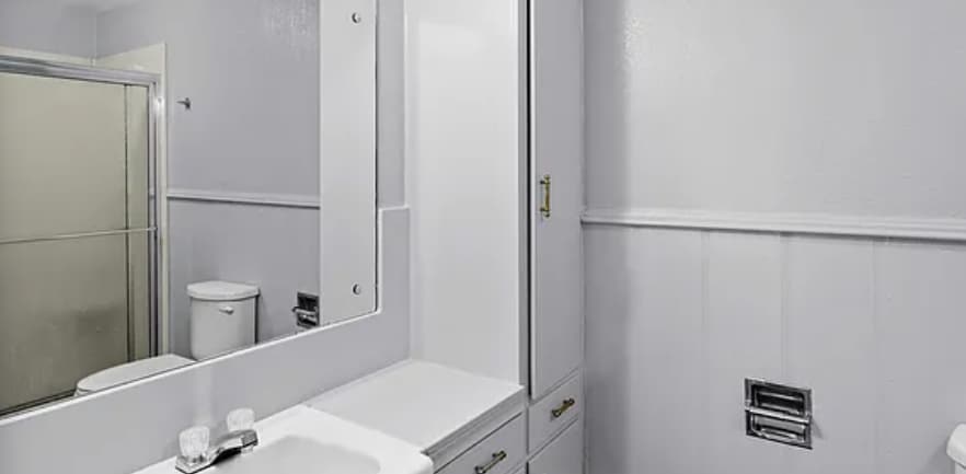 Building Photo - 1723 Sequoia Dr