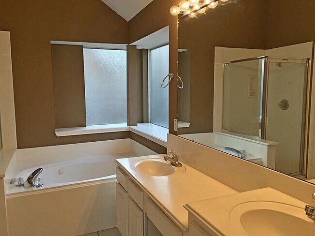 Building Photo - 7411 Orchard Hills Ln