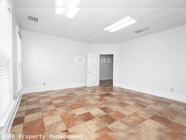 Building Photo - 7175 Jonesboro Rd