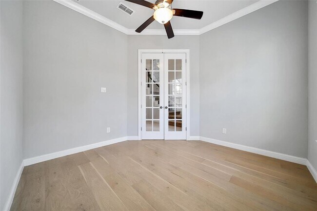 Building Photo - 18323 Parkview Point Dr