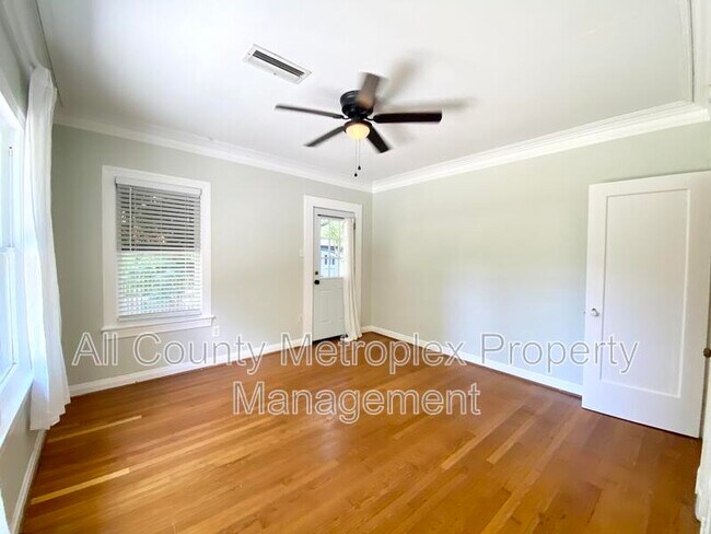 Building Photo - 5253 Monticello Ave