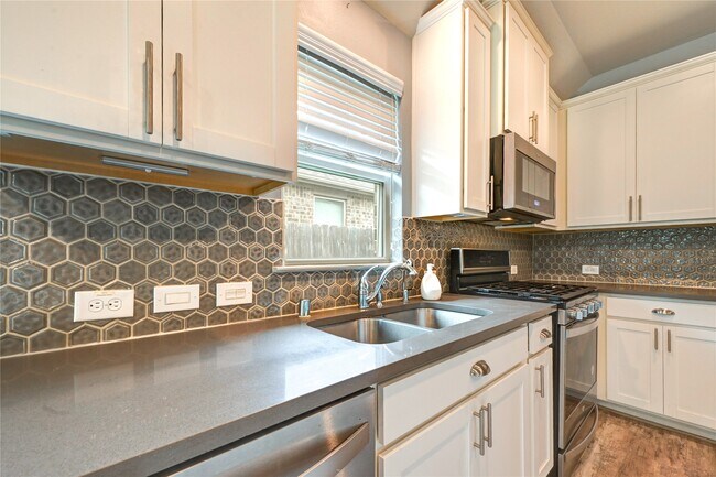 Building Photo - 11442 Harmony Summit Trce