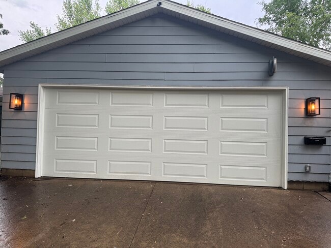 Building Photo - 1428 Story St