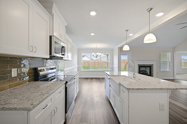 Building Photo - 8850 Snelling Dr