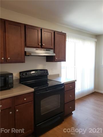 Building Photo - 1812 The Plaza