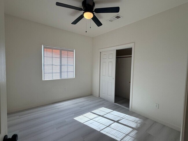 Building Photo - Spacious 3-Bedroom Home With RV Parking       MOVE IN SPECIAL!