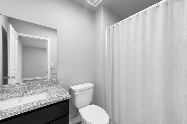 Building Photo - Beautiful Renovated Single Family Home | 3 BR/2BA Duplex| 1-Car Covered Parking |Spacious & Sunny...