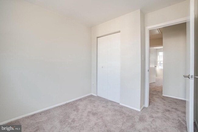 Building Photo - 16 Ebbing Ct