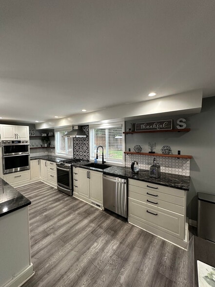 Kitchen - 9824 157th St E