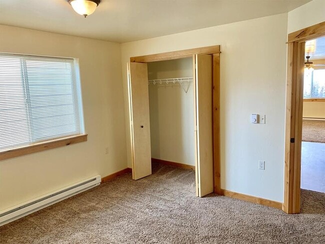 Building Photo - 3742 Travertine Way