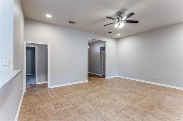 Building Photo - 909 Canterbury Dr