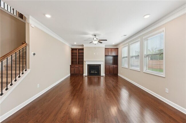Building Photo - 6370 Shiloh Woods Dr