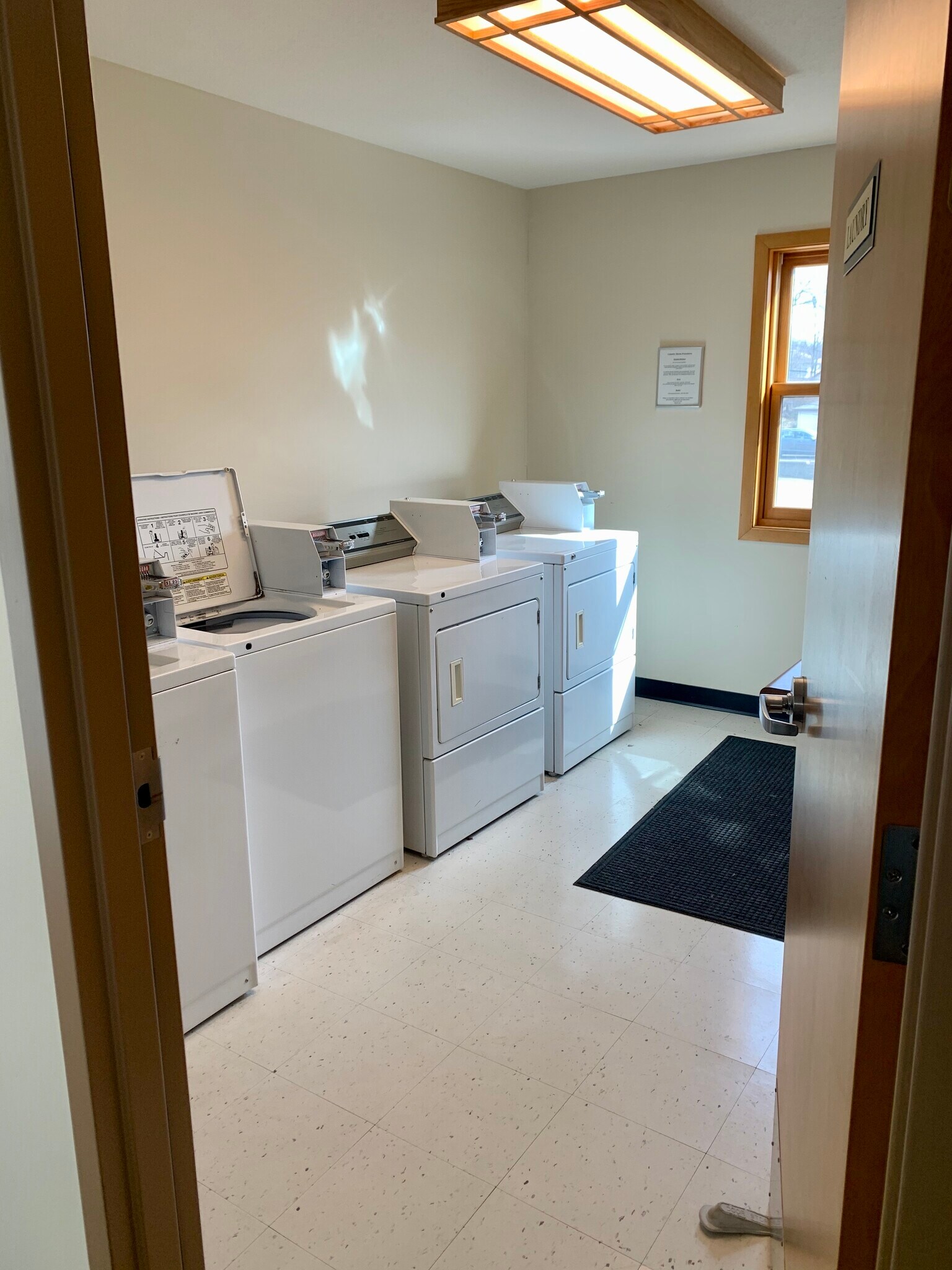 Building Photo - 244 Cleveland Ave S