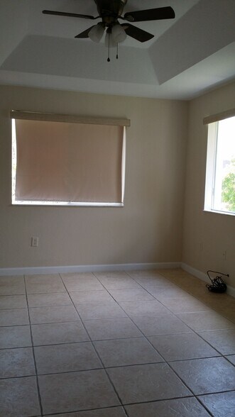 master bedroom - 2719 SE 15th Pl