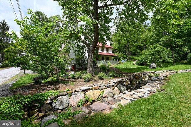 Building Photo - 1451 Old Ridge Rd