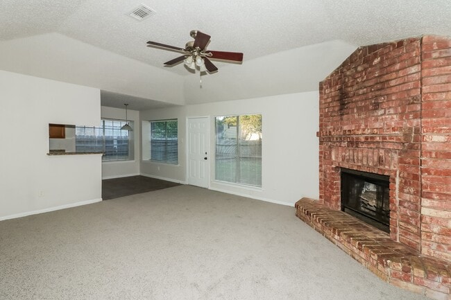 Building Photo - 18926 Sandia Pines Dr