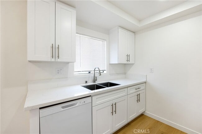 Building Photo - 7750 Laurel Canyon Blvd