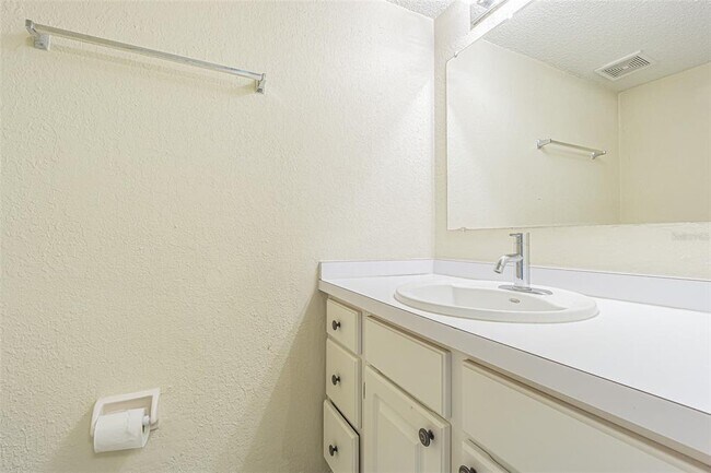 Building Photo - 2818 Somerset Park Dr