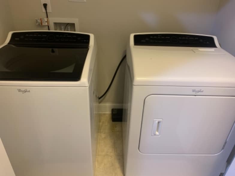 Building Photo - 3130 Cross Creek Dr