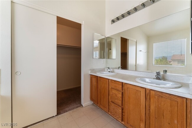 Building Photo - 906 Mandolin Way