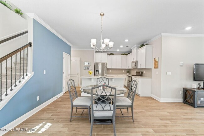 Building Photo - 121 Thistleton Wy