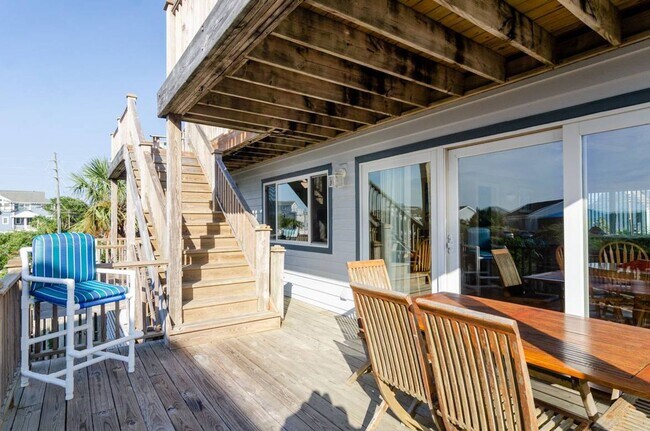 Building Photo - (W098) 4 Sea Oats Lane, Wrightsville Beach...