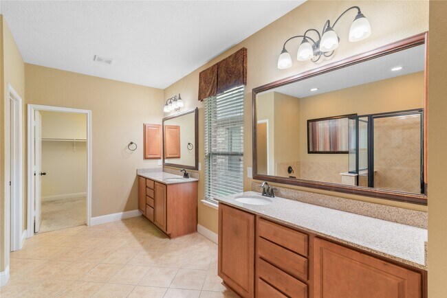 Building Photo - 11119 Hayden Falls Dr