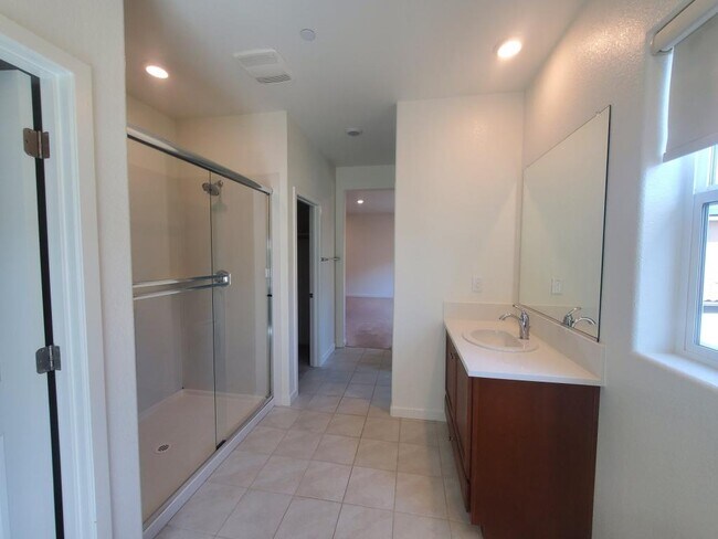 Building Photo - 3619 Silver Pine Ln