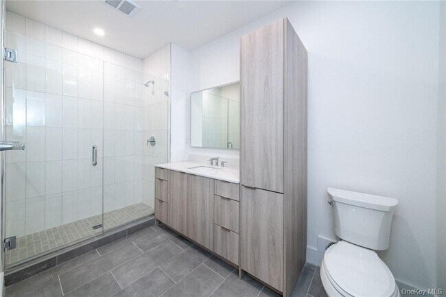 Building Photo - 15 Parkview Ave