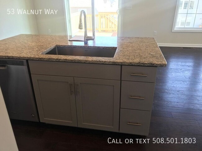 Building Photo - 53 Walnut Way