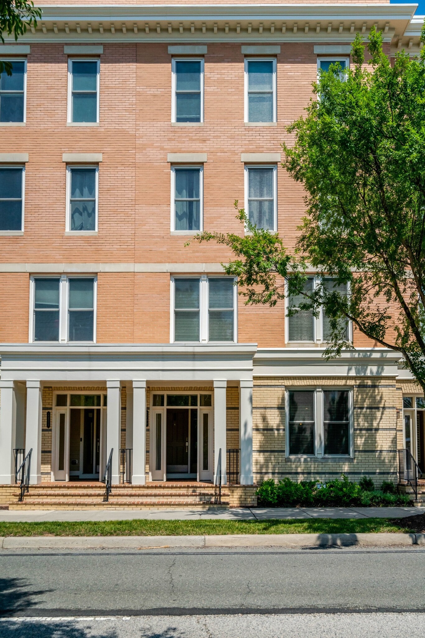 Front of Condo - 2209 Richmond Hwy