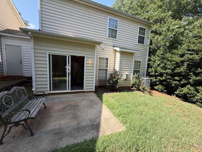 Building Photo - 6350 Morningview Ct