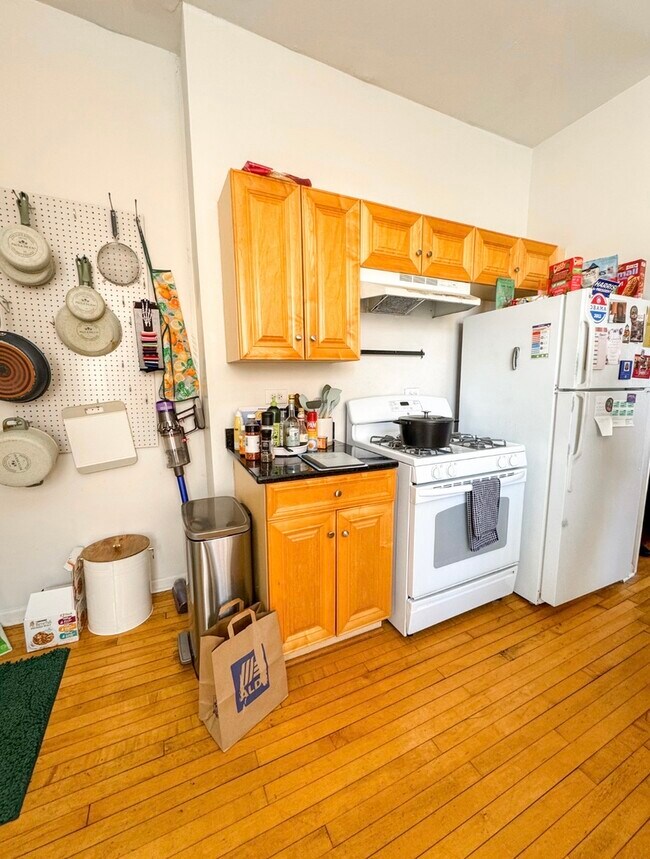 Building Photo - 2610 W Thomas St