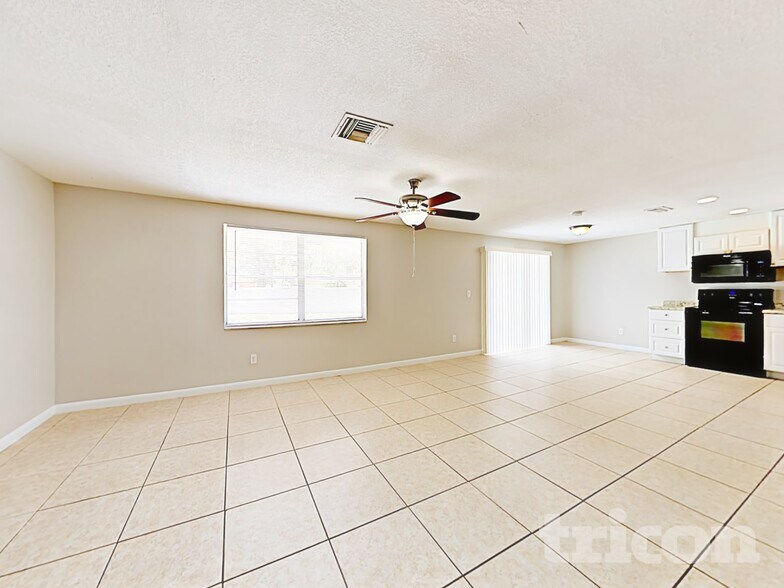 Building Photo - 6807 White Cliffs Way