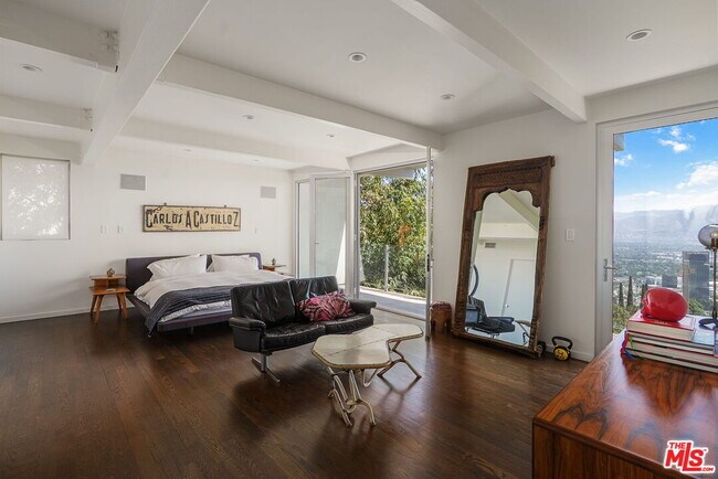 Building Photo - 7819 Torreyson Dr