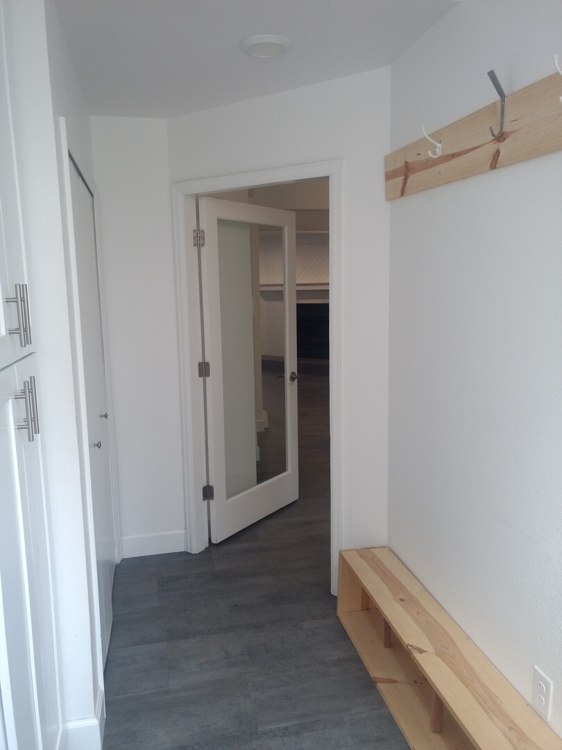 Building Photo - 3147 Bell Dr