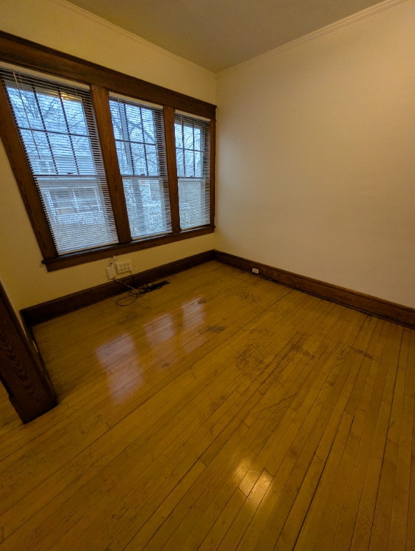 Building Photo - 928 E Grand Ave