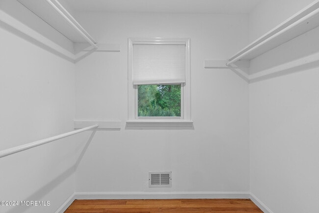 Building Photo - 2 Karen Ct