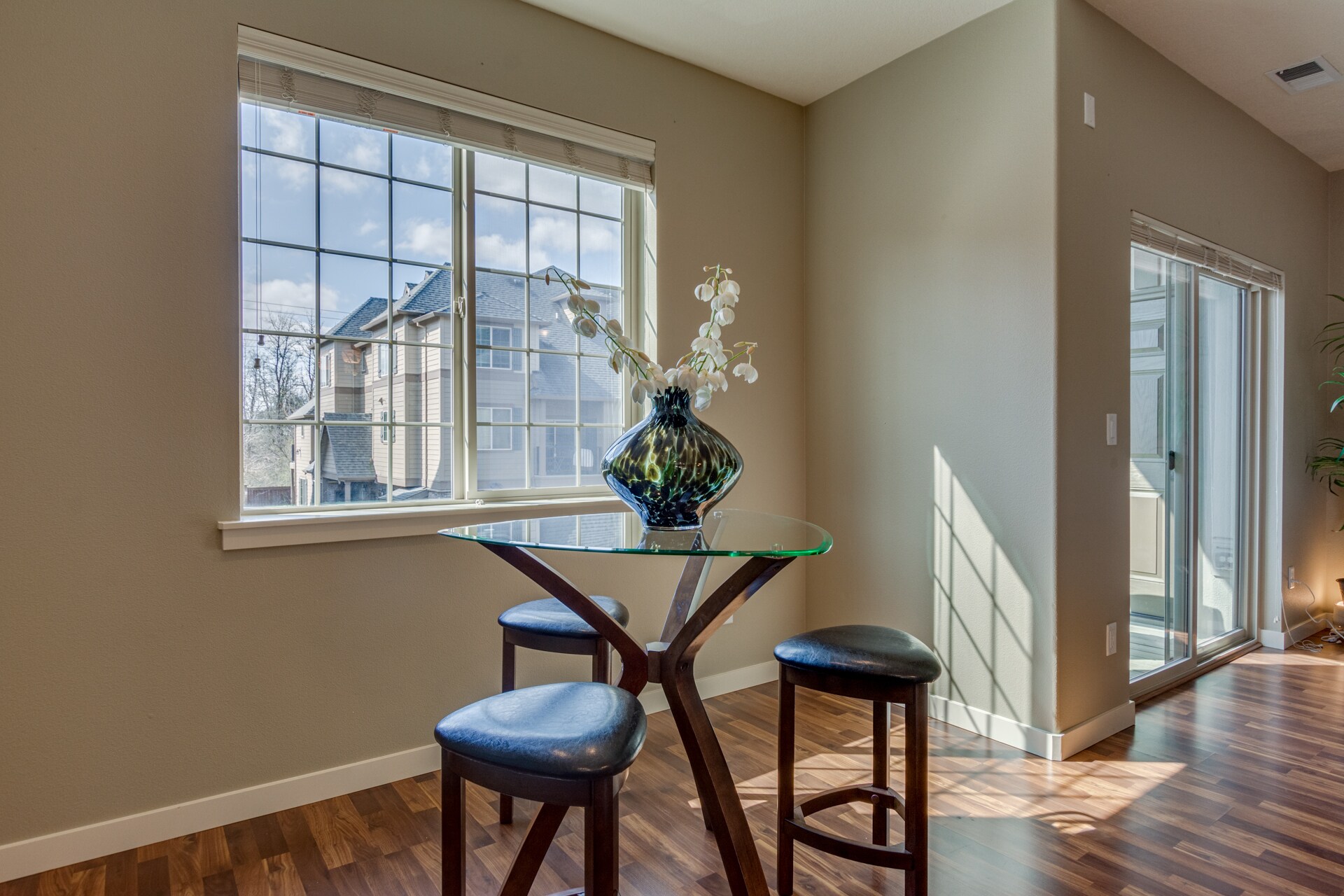 Building Photo - 8077 NE Miriam Way