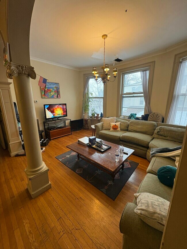 Building Photo - 509 Monroe Ave