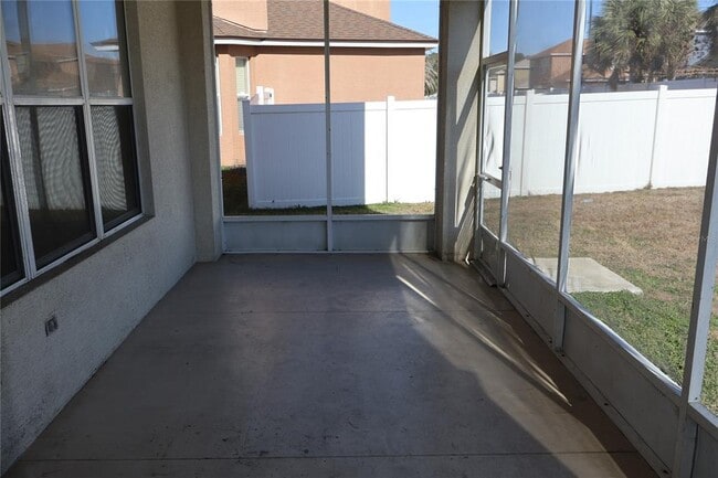 Building Photo - 4013 SW 51st Ct